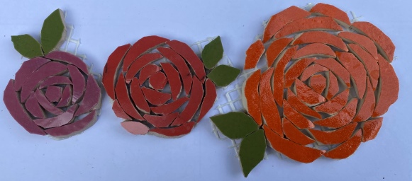 2630--hand-nipped-roses-one-colour-small--4cm-with-2-leaves-